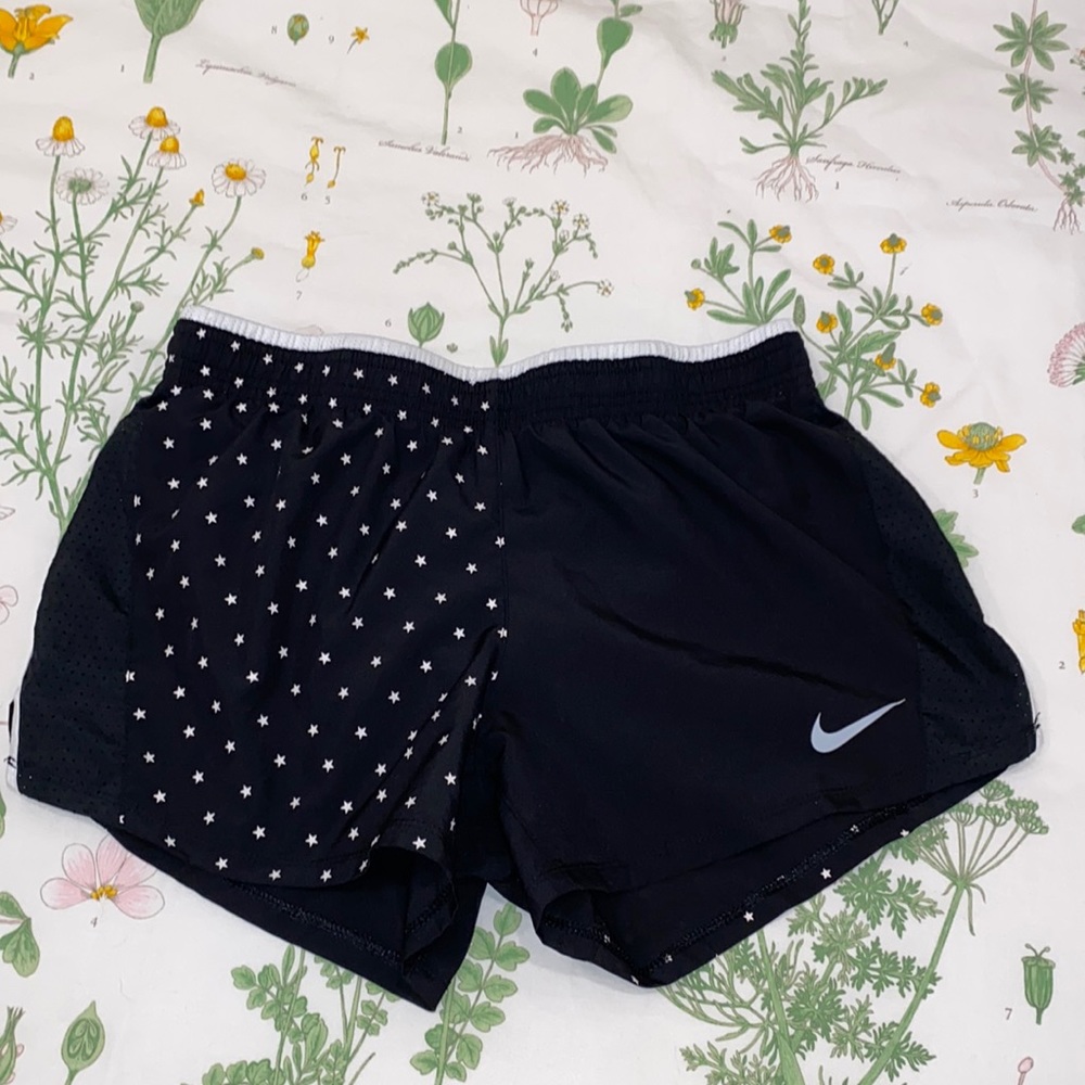 Like new Nike star shorts 🖤🤎